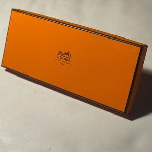 Hermès box empty